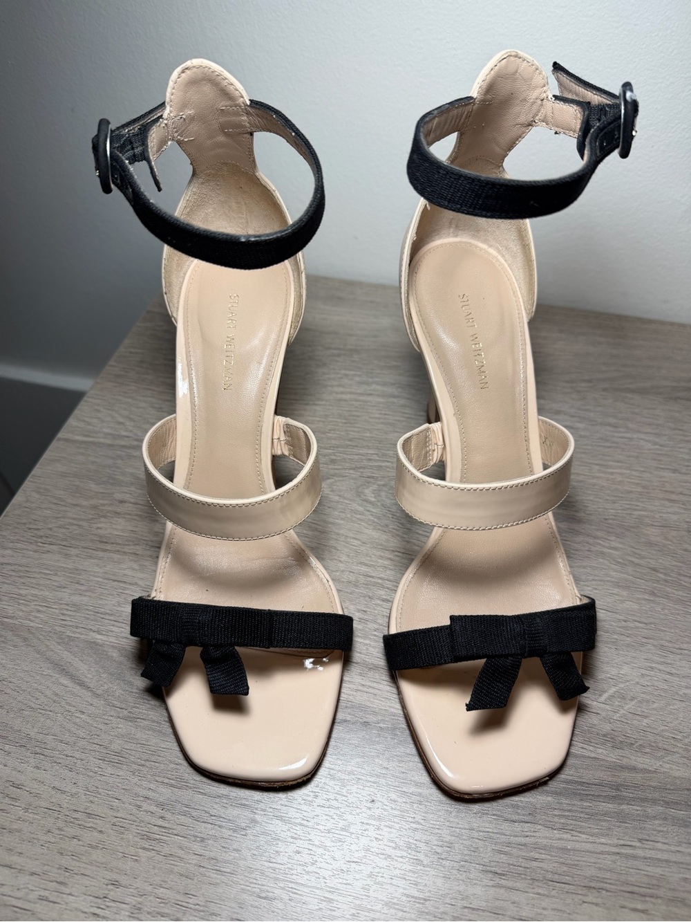 Stuart Weitzman Beige and Black Bow Ankle-Strap Sandals size 9